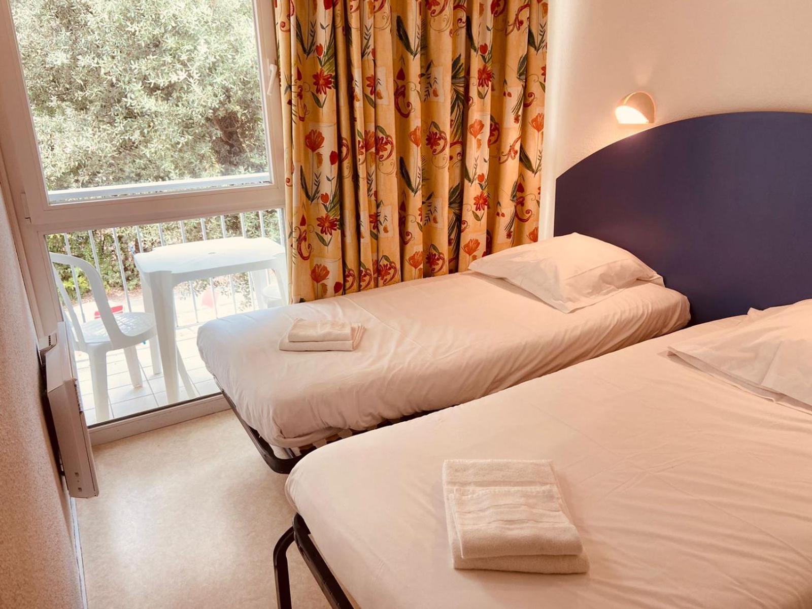 Arc En Ciel Oleron Hotel แซ็ง-โทรจง-เลส์-แบ็งส์ ภายนอก รูปภาพ