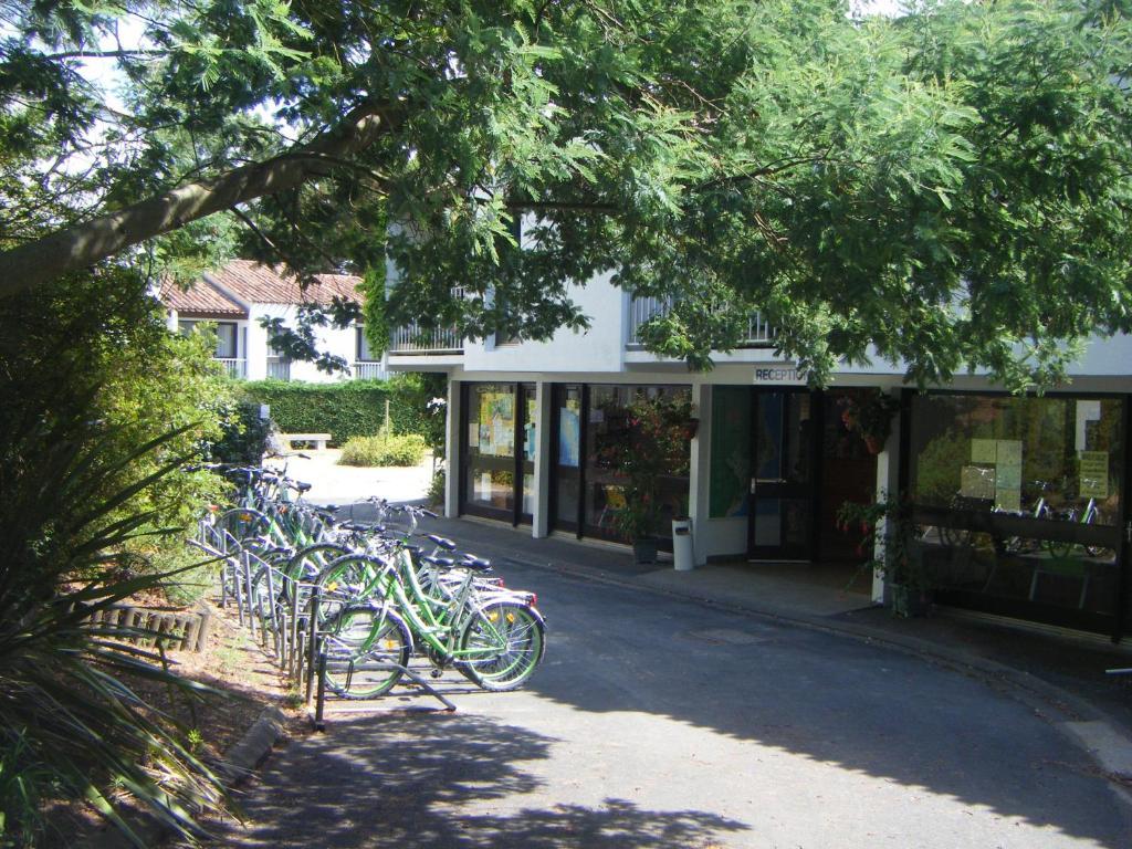 Arc En Ciel Oleron Hotel แซ็ง-โทรจง-เลส์-แบ็งส์ ภายนอก รูปภาพ