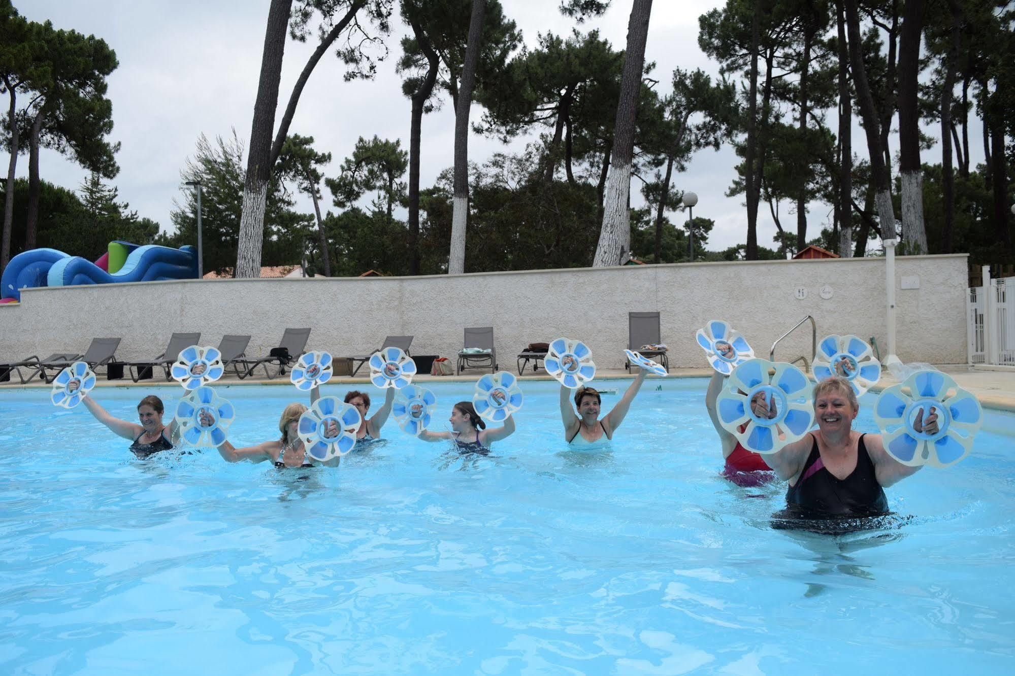 Arc En Ciel Oleron Hotel แซ็ง-โทรจง-เลส์-แบ็งส์ ภายนอก รูปภาพ