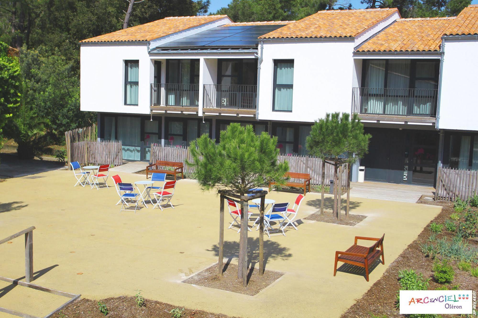 Arc En Ciel Oleron Hotel แซ็ง-โทรจง-เลส์-แบ็งส์ ภายนอก รูปภาพ