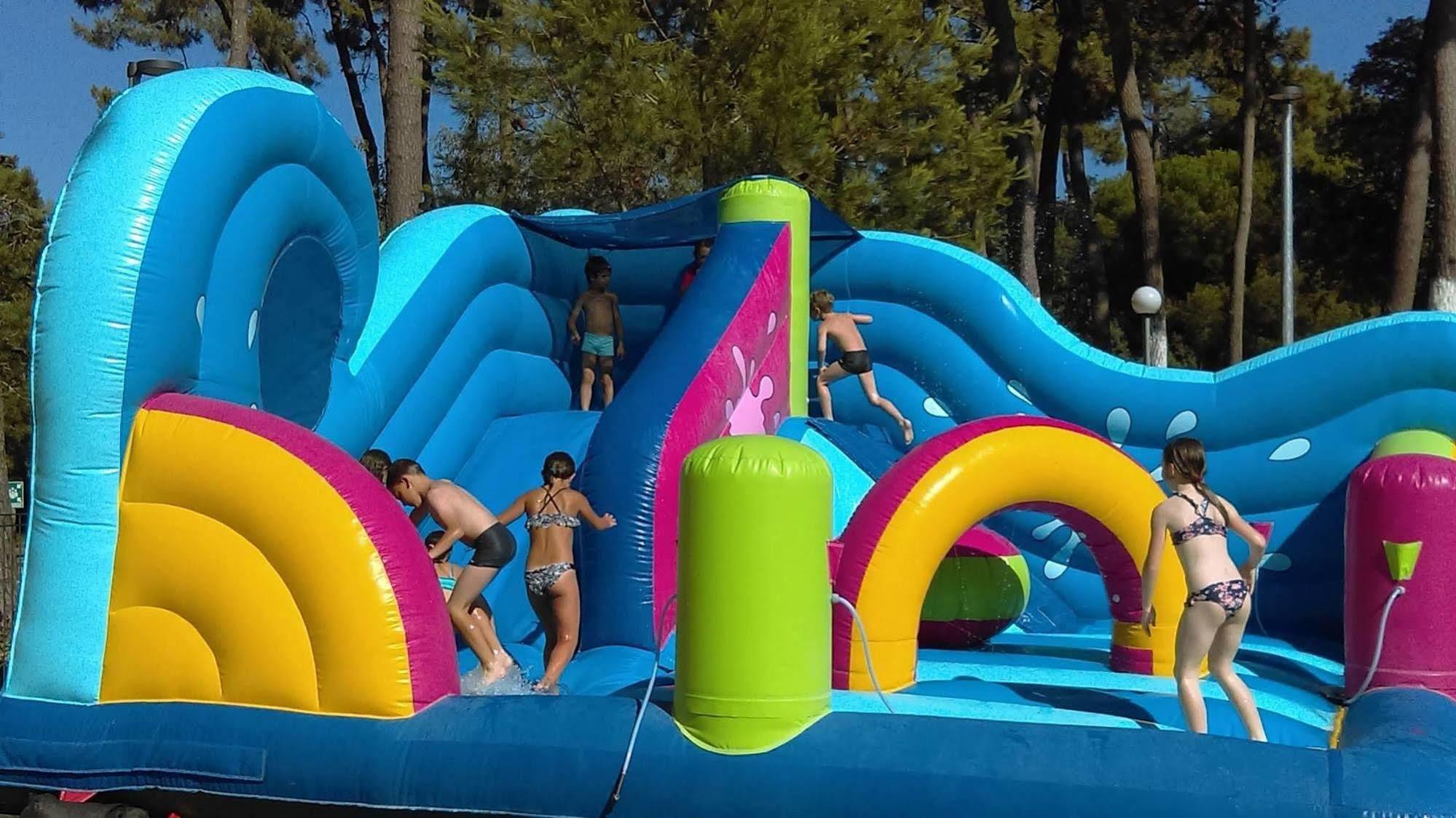 Arc En Ciel Oleron Hotel แซ็ง-โทรจง-เลส์-แบ็งส์ ภายนอก รูปภาพ